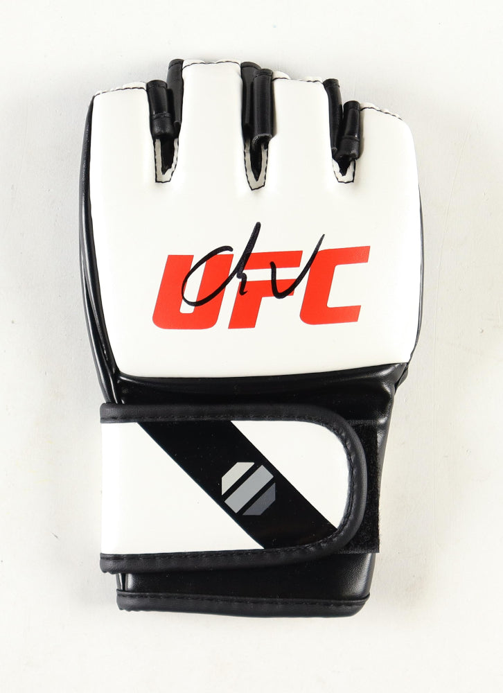 Marlon "Chito" Vera Signed UFC Glove (Beckett) Beckett Witnessed