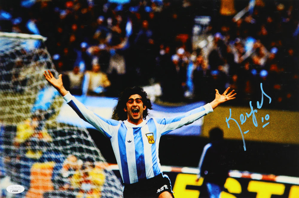 Mario Kempes Signed Argentina 11x17 Photo (JSA)