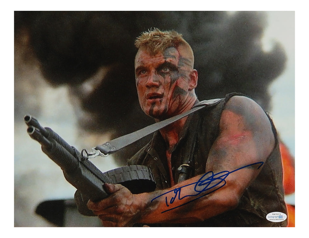 Dolph Lundgren Signed "Red Scorpion" 11x14 Photo (ACOA) - Russian Senior Lieutenant Nikolai Petrovitch Rachenko