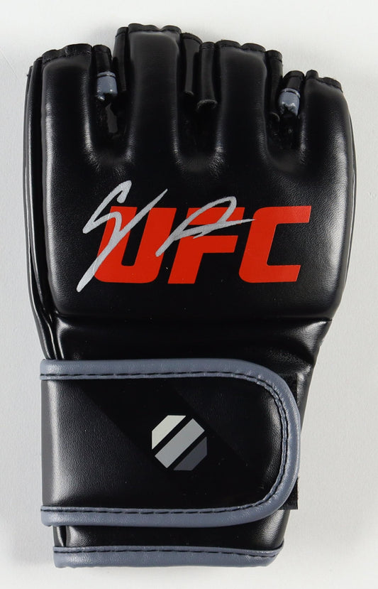 Cody Garbrandt Signed UFC Glove (Beckett) UFC Bantamweight Champion I Beckett Witnessed