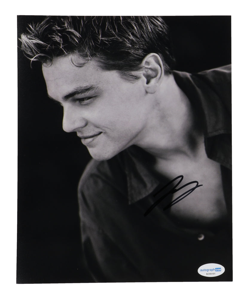 Leonardo DiCaprio Signed 8x10 Photo (AutographCOA)