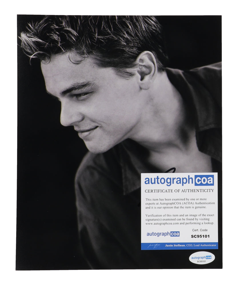 Leonardo DiCaprio Signed 8x10 Photo (AutographCOA)