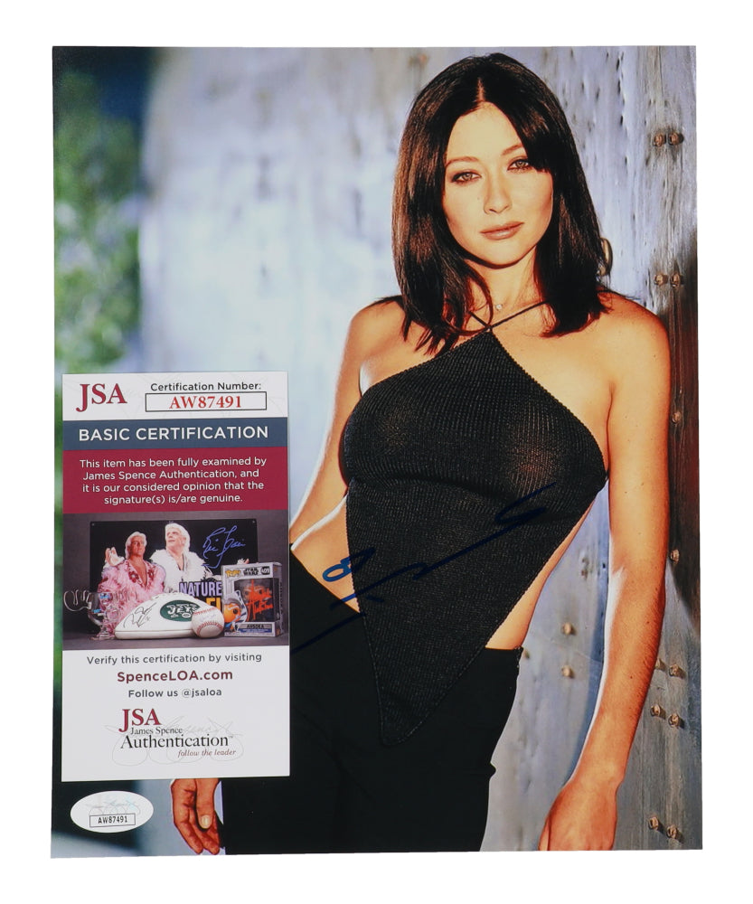 Shannen Doherty Signed "Charmed" 8x10 Photo (JSA) - Prue Halliwell