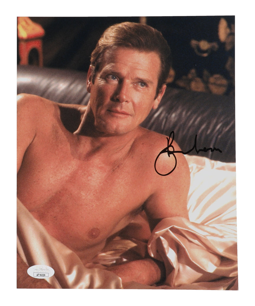 Roger Moore Signed "007" 8x10 Photo (JSA) - James Bond / 007