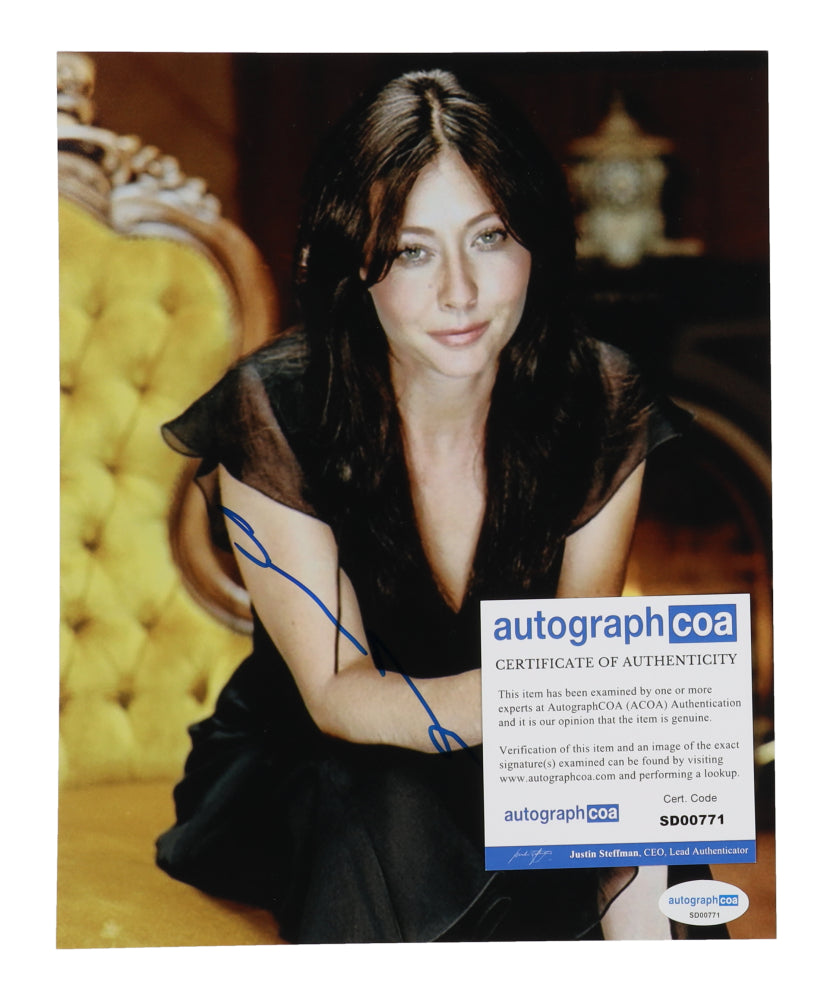 Shannen Doherty Signed 8x10 Photo (AutographCOA)