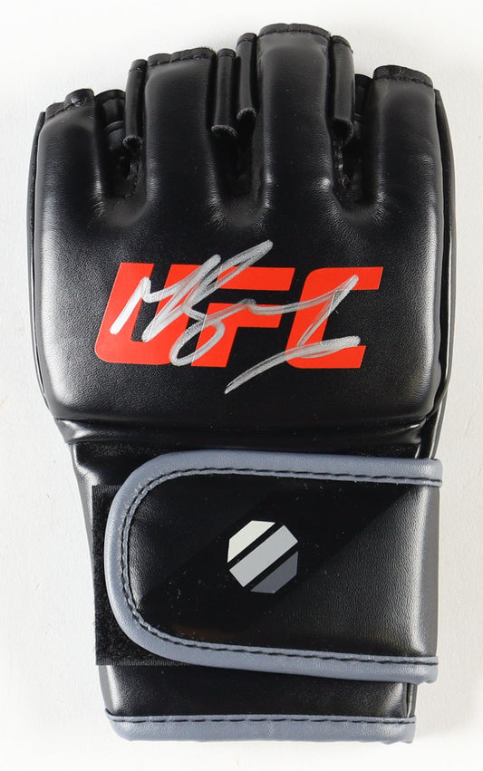 Michael Bisping Signed UFC Glove (Beckett) - Beckett Witnessed