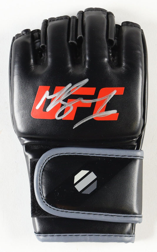Michael Bisping Signed UFC Glove (Beckett) Beckett Witnessed