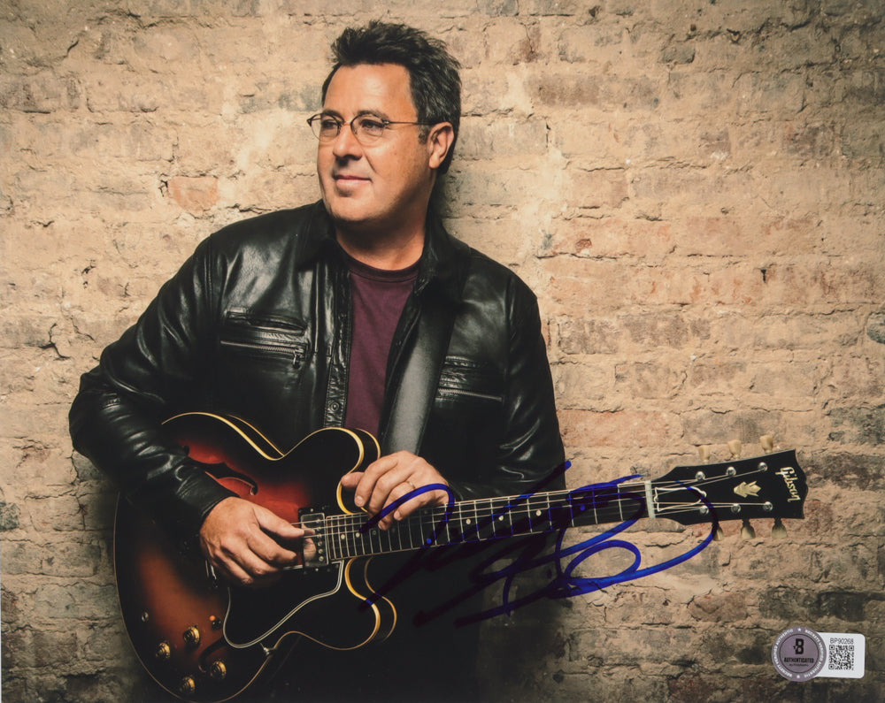Vince Gill Signed 8x10 Photo (Beckett)