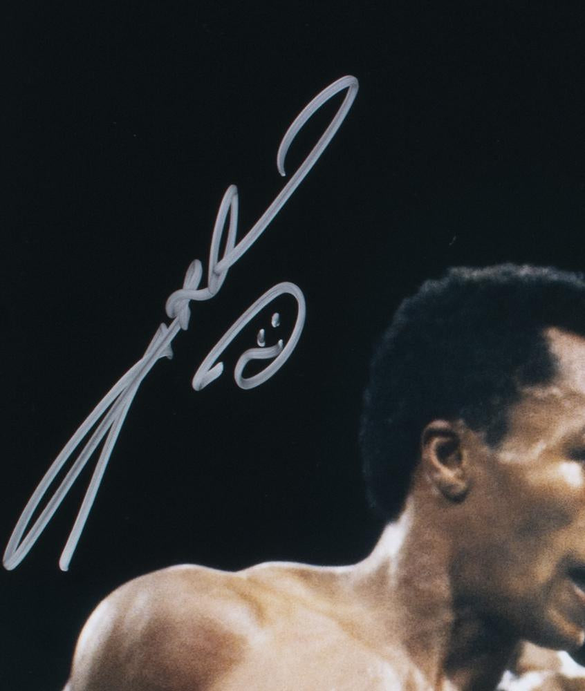 Sugar Ray Leonard Signed 16x20 Photo (Beckett)