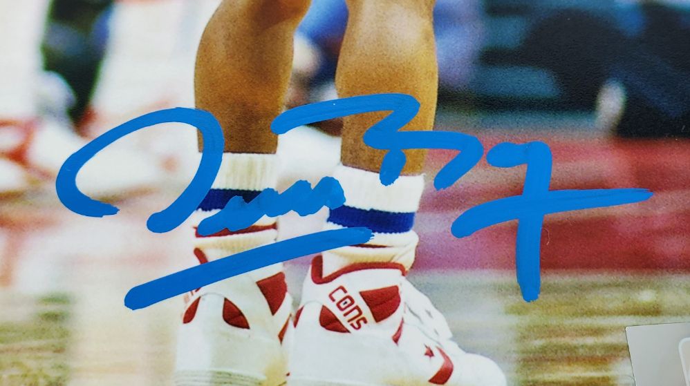 Muggsy Bogues Signed Washington Bullets 8x10 Photo (JSA Witness COA)