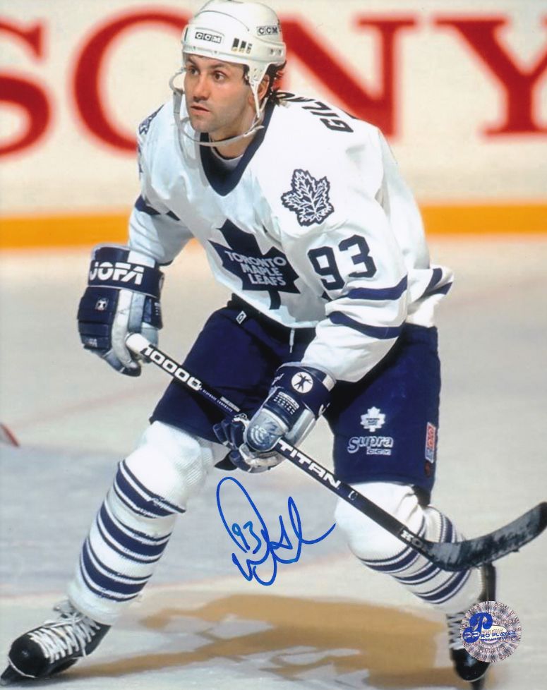 Doug Gilmour Signed Maple Leafs 8x10 Photo (Pro Player Hologram)