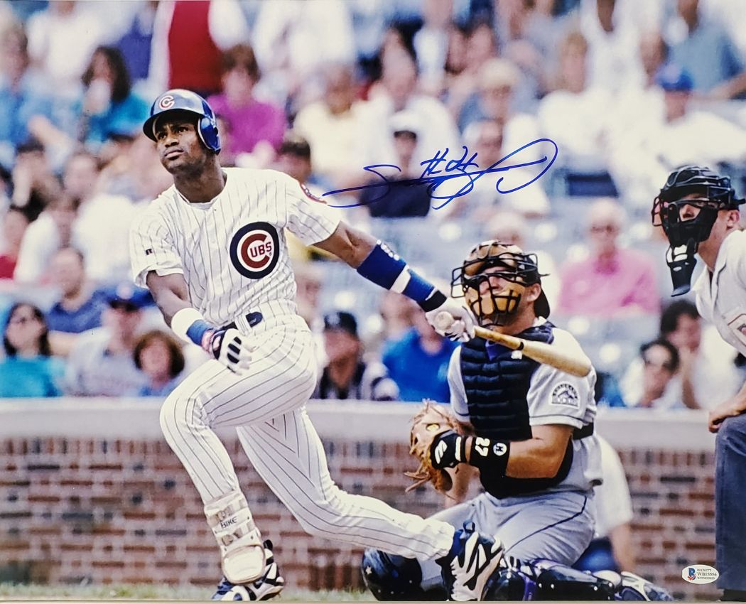 Sammy Sosa Signed Cubs 16x20 Photo (Beckett COA)