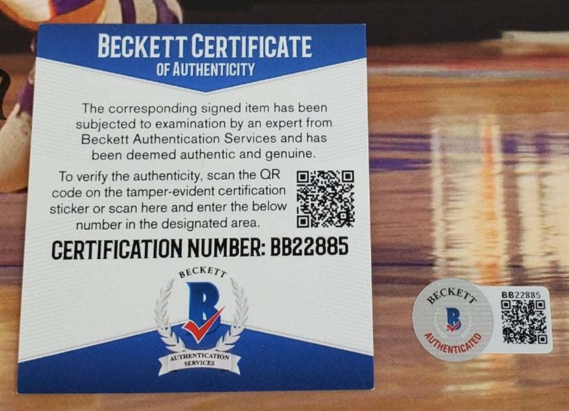 Steve Nash Signed Suns 11x14 Photo (Beckett COA)