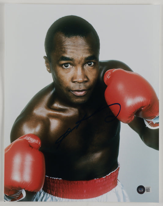 Sugar Ray Leonard Signed 11x14 Photo (Beckett)