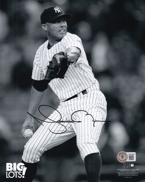 Mariano Rivera Signed New York Yankees 8x10 Photo (BAS)