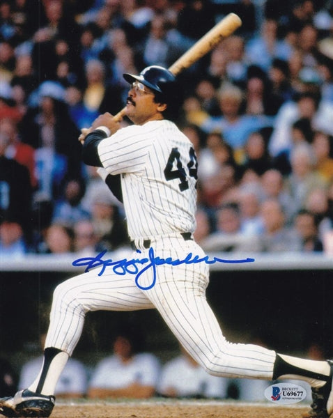 Reggie Jackson Signed New York Yankees 8x10 Photo (Beckett COA)