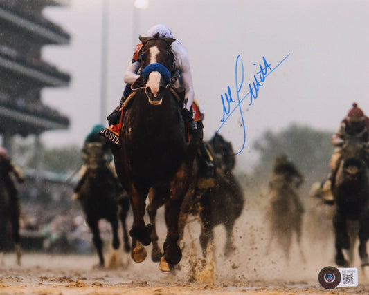 Mike Smith Signed 8x10 Photo (Beckett)