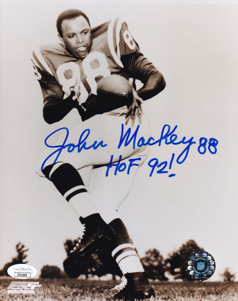 John Mackey "HOF 92" Signed Baltimore Colts 8x10 Photo (JSA COA)