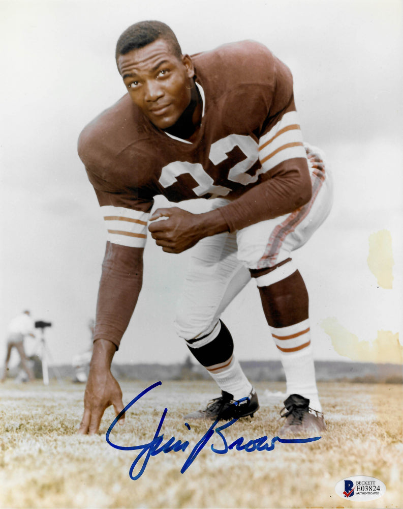 Jim Brown Signed Browns 8x10 Photo (Beckett COA)