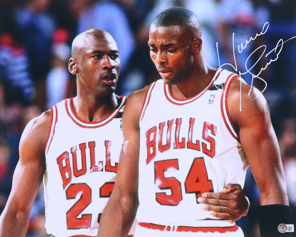 Horace Grant Signed Bulls 16x20 Photo (Beckett)