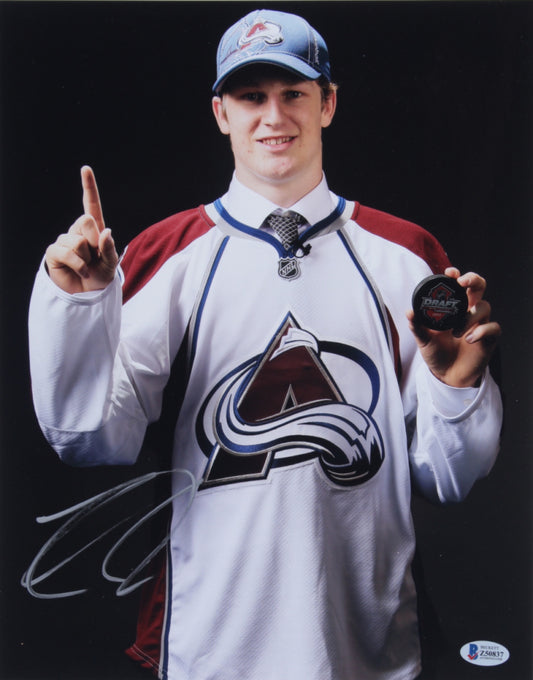 Nathan MacKinnon Signed Avalanche 11x14 Photo (Beckett COA)