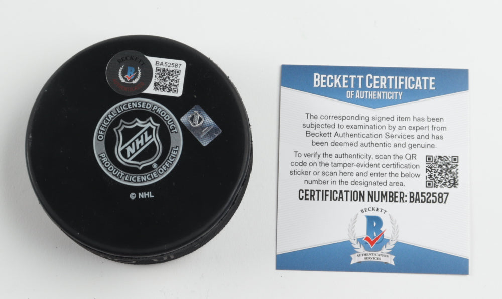 Bobby Orr Signed Bruins Logo Hockey Puck (Beckett COA)