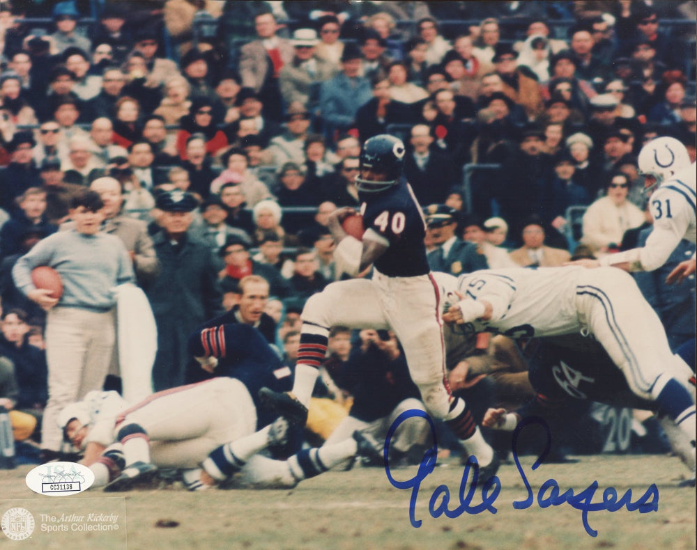 Gale Sayers Signed Bears 8x10 Photo (JSA COA)