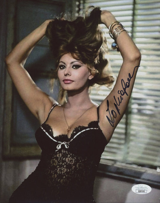 Sophia Loren Signed 8x10 Photo (JSA COA)