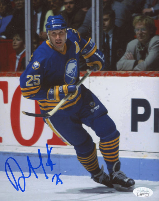 Dave Andreychuk Signed Sabres 8x10 Photo (JSA COA)