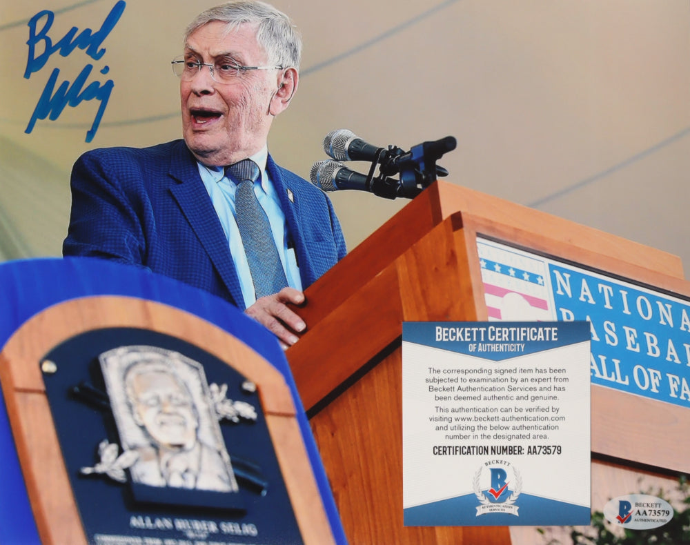 Bud Selig Signed 8x10 Photo (Beckett COA)