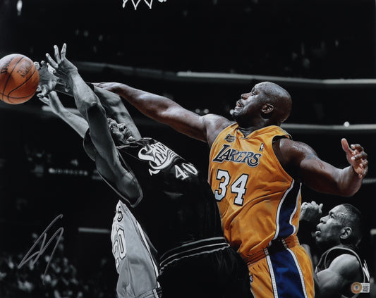 Shaquille O'Neal Signed Lakers 16x20 Photo (Beckett Hologram)