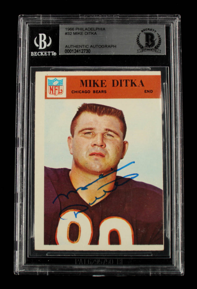 Mike Ditka Signed 1966 Philadelphia #32 (BGS)