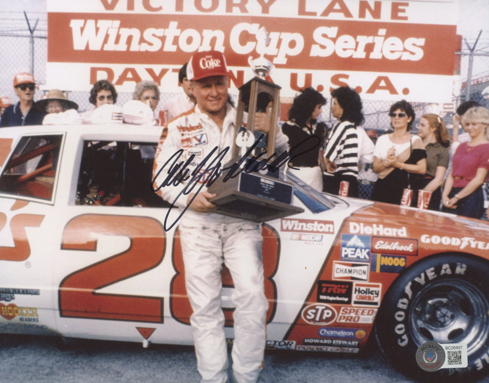 Cale Yarborough Signed NASCAR 8x10 Photo (Beckett)