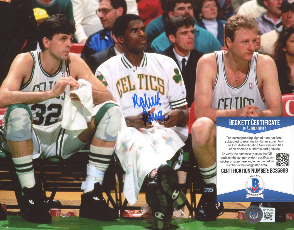 Robert Parish Signed Celtics 8x10 Photo (Beckett)