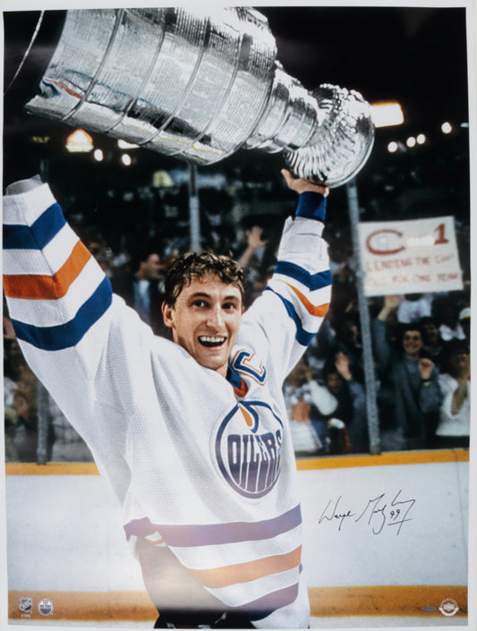 Wayne Gretzky Signed Oilers 31x41 Photo (UDA COA)