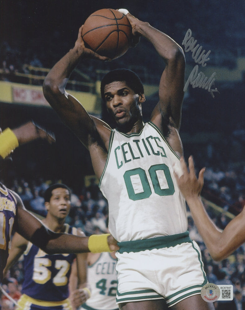 Robert Parish Signed Celtics 8x10 Photo (Beckett)