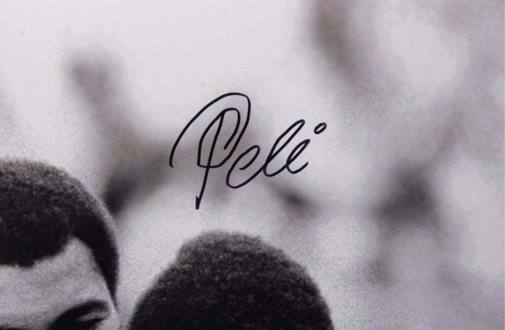 Pele Signed Team Brazil 16x20 Photo (Beckett)