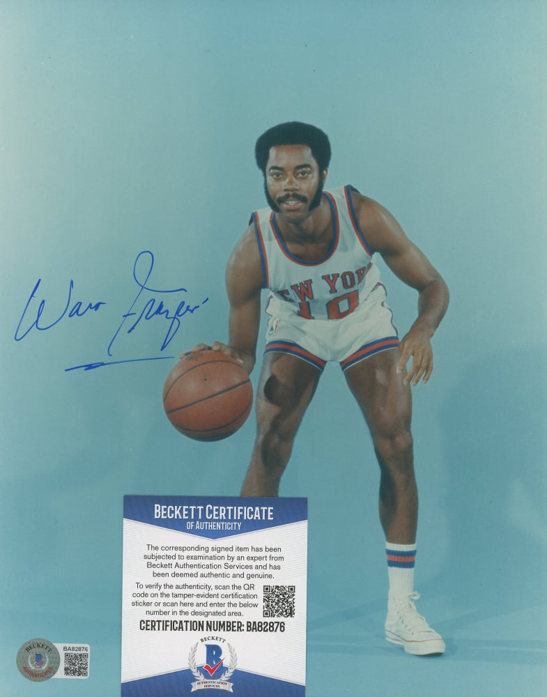 Walt Frazier Signed Knicks 8x10 Photo (Beckett)