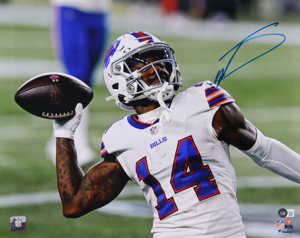 Stefon Diggs Signed Bills 16x20 Photo (Beckett)