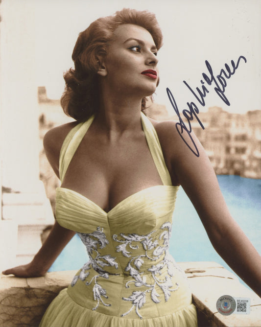 Sophia Loren Signed 8x10 Photo (Beckett)