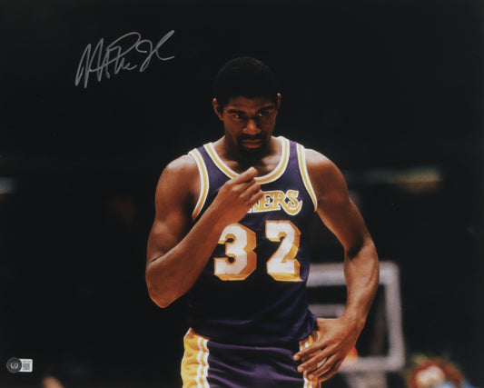 Magic Johnson Signed Lakers 16x20 Photo (Beckett)