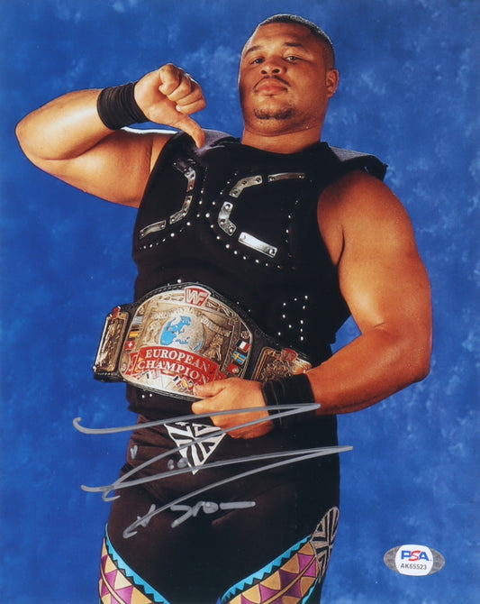 D'Lo Brown Signed 8x10 Photo (PSA)