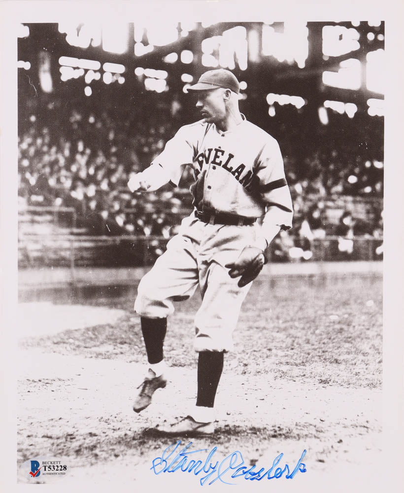 Stan Coveleski Signed Indians 8x10 Photo (Beckett)