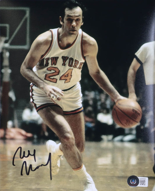 Bill Bradley Signed Knicks 8x10 Photo (Beckett)