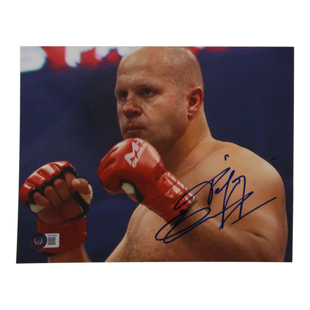 Fedor Emelianenko Signed 8x10 Photo (Beckett)