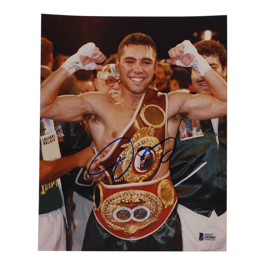 Oscar De La Hoya Signed 8x10 Photo (Beckett)